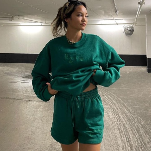 Medium weight cotton green sweat shorts - shop local! - Picture 1 of 3